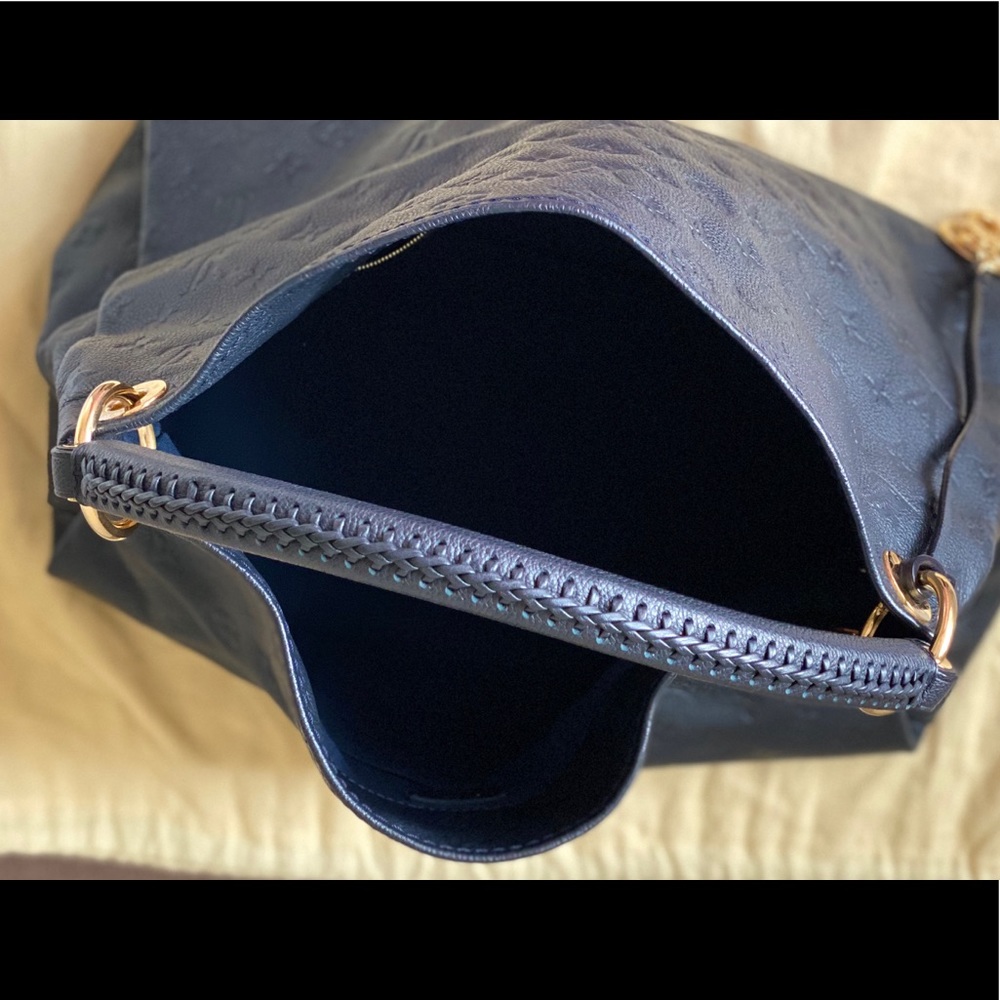 SOLD Louis Vuitton Artsy MM Empreinte Leather Bag - Picture 6 of 8